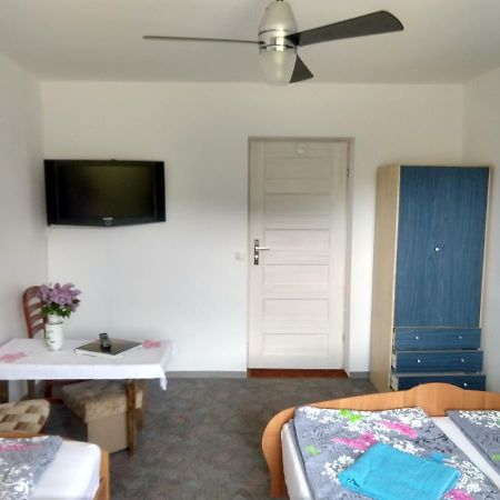 Pokoje Roznow Hotell Eksteriør bilde